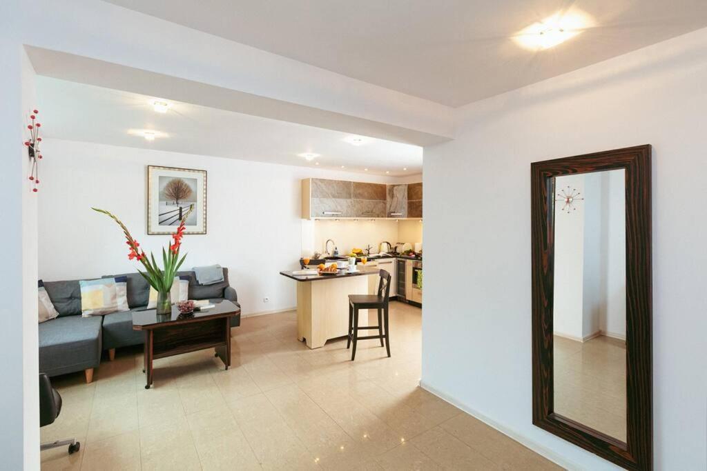 Apartment In The Heart Of Warsaw! エクステリア 写真