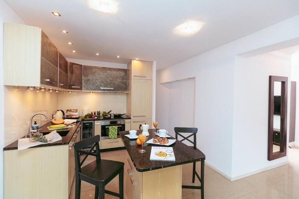 Apartment In The Heart Of Warsaw! エクステリア 写真