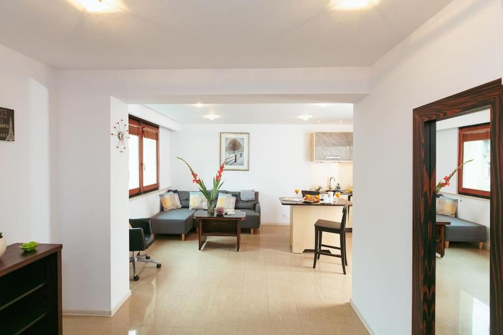 Apartment In The Heart Of Warsaw! エクステリア 写真