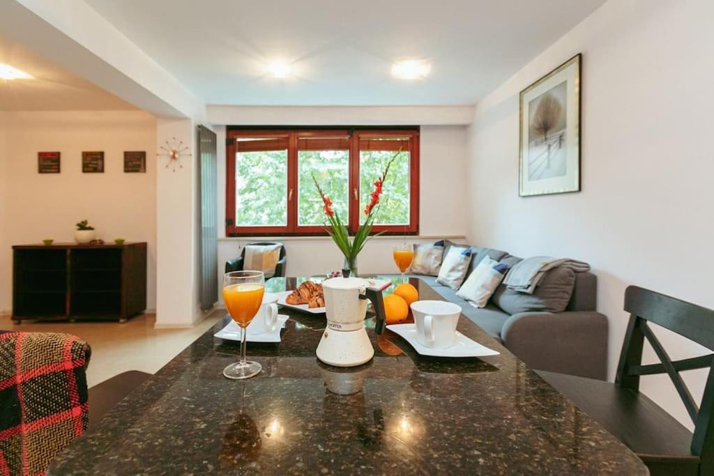 Apartment In The Heart Of Warsaw! エクステリア 写真